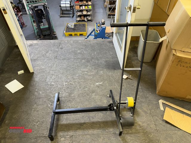 Lot 1-18924 - (1) floor taping machine.