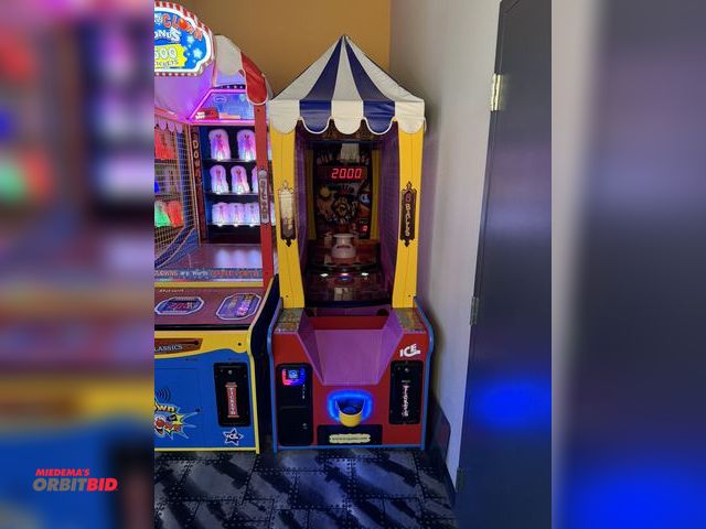 Lot 1-11245 - (1) Ice Milk Jug Toss arcade style game, model MJ1000X, S/N MU-20374, electronic payment, ticket dis...