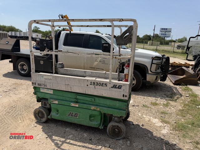 Lot 1-9596 - (1) 2008 JLG 1930ES scissor lift, 24V battery operated, 19' max lift height, 30" x 73" extendable pl...