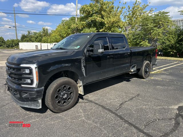 Lot 1-17100 - 2023 Ford F350 Lariat Crew Cab Pickup Truck 4x4