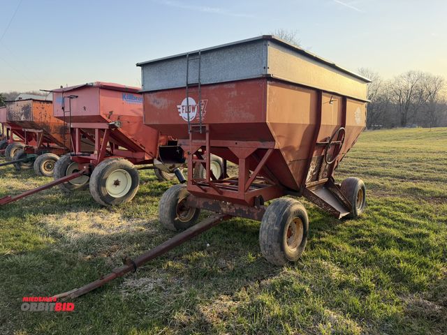 Lot 1-19108 - (1) Flow EZ Gravity Wagon, model 300, extendable tongue.
