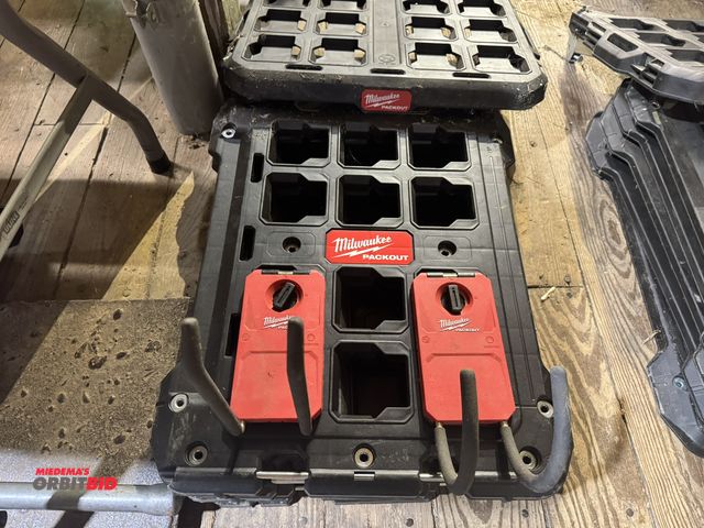 Lot 1-4171 - Lot of (5) Milwaukee Packout mounting plates, model 48-22-8485, includes (1) Milwaukee shelf Packout...