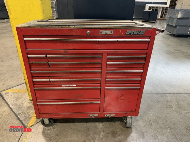 Lot 1-5500 - (1) Waterloo 41" width x 33" height x 18" depth rolling tool cart with 15 drawers, 1 drawer has (9) ...