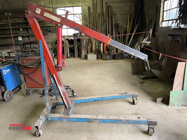 Lot 1-18126 - (1) make and model unknown portable engine hoist with a RM8000 long Ram jack, and extendable hoist.