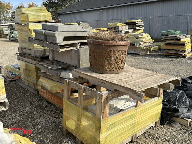 Lot 1-15790 - (8) skids of assorted landscape blocks and stones, includes steps, concrete columns approx. 33", arc...
