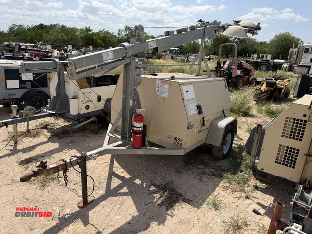 Lot 1-9512 - (1) 2013 Warren WCW204MH light tower, 4-cylinder diesel engine, 4-light extendable tower, hand crank...
