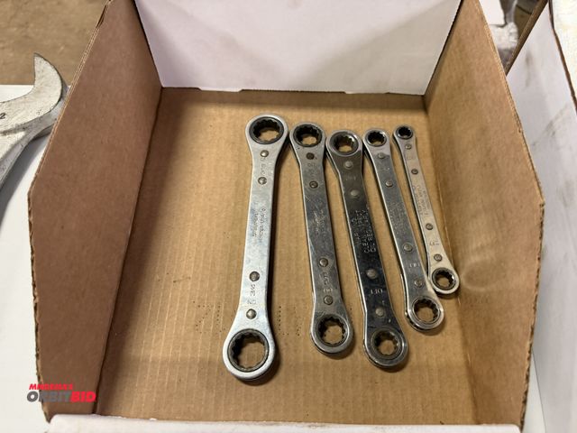 Lot 1-18425 - Set of Snap-On ratcheting combination end wrenches, sizes 3/8" up to 3/4", and (1) metric 13/15mm ra...
