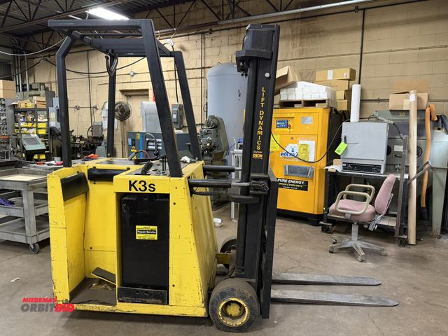 Lot 1-10997 - (1) Dew Engineering, model K3S, forklift, 3000 lb. max. load capacity, overhead guard, 3-stage mast,...