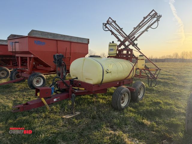 Lot 1-19101 - (1) Hardy Tandem Axle Sprayer, 40' boom, 500 gallon, new pump with controls, S/N 639508RM59. include...