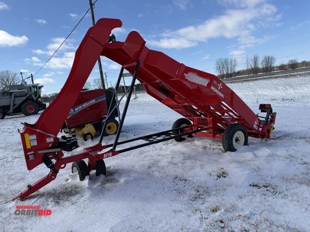 Lot 1-11499 - (1) Norden Manufacturing, model AF10, pull-type hay accumulator with rear lights, S/N A235029.
