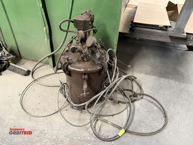 Lot 1-17219 - (1) approx. 5 gallon capacity pressurized paint pot with hose, sprayer, and regulators, working cond...