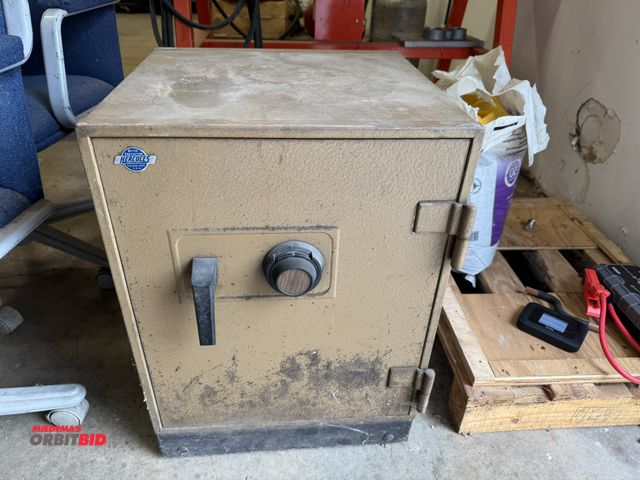 Lot 1-6364 - (1) Hercules Safe, 17.5" wide x 16.5" deep x 24" tall, on wheels, combination is unknown, winning bi...