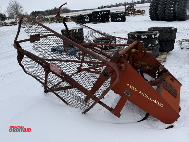 Lot 1-11700 - (1) New Holland, model 75, small square bale thrower, S/N 686180.