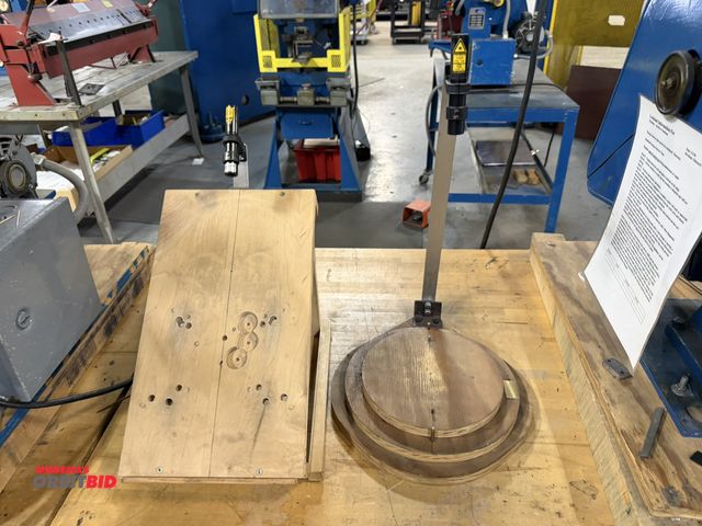 Lot 1-18894 - (2) Carter Technology line laser check stands.