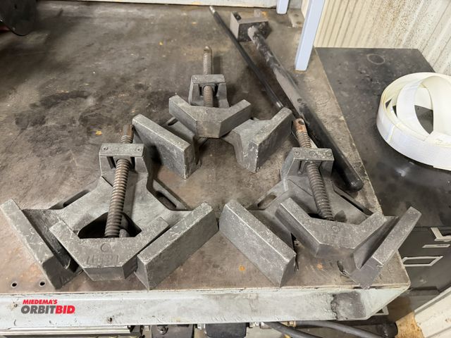 Lot 1-15339 - Lot of (3) Bessey right angle clamps, model WS3.