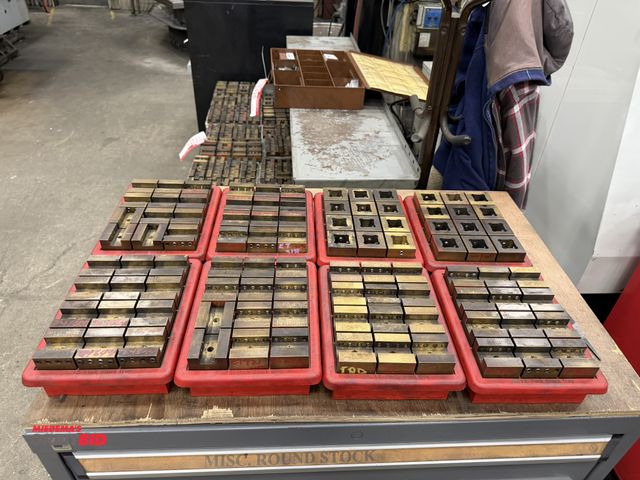 Lot 1-15429 - (8) trays of Aurora slotted and square tool holders, 12 per tray.