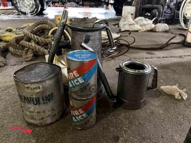 Lot 1-1279 - Lot of vintage items, includes (2) pour type oilers, (2) cans of Shell Fire and Ice All Season motor...