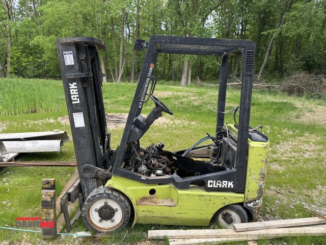 Lot 1-18713 - (1) Clark forklift, model CGC20, propane, forklift weight of 8384 lbs., 60" long x 5" wide forks, in...