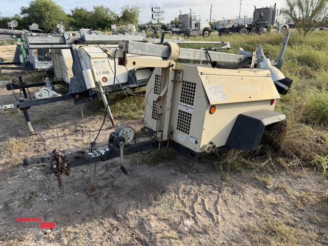 Lot 1-9528 - (1) Doosan LSC light tower, 3-cylinder Kubota diesel engine, 4-light extendable tower,  unit is for ...