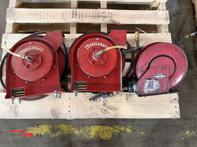 Lot 1-5261 - Lot including (2) Reelcraft, model 4435-OLP, retractable air hose reels, and (1) Duro, model 2003, r...
