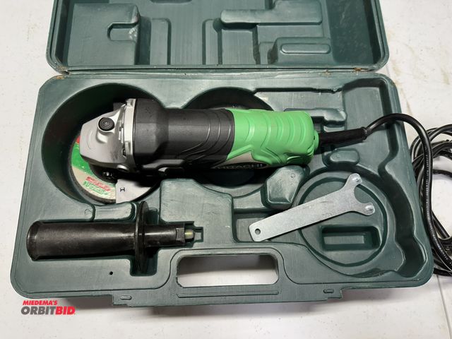 Lot 1-4115 - (1) Hitachi, model G12SR3, 4.5" disc grinder, S/N C677657, 120V, 10,000 RPM, with case and torque ha...