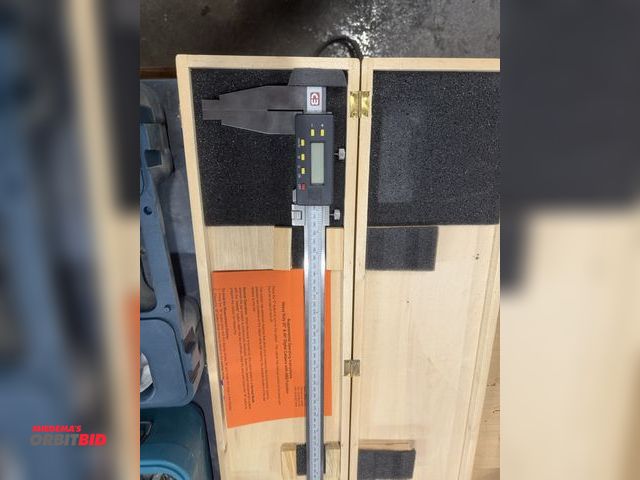 Lot 1-16963 - (1) Chicago heavy duty 20" digital caliper with ABS function and case.