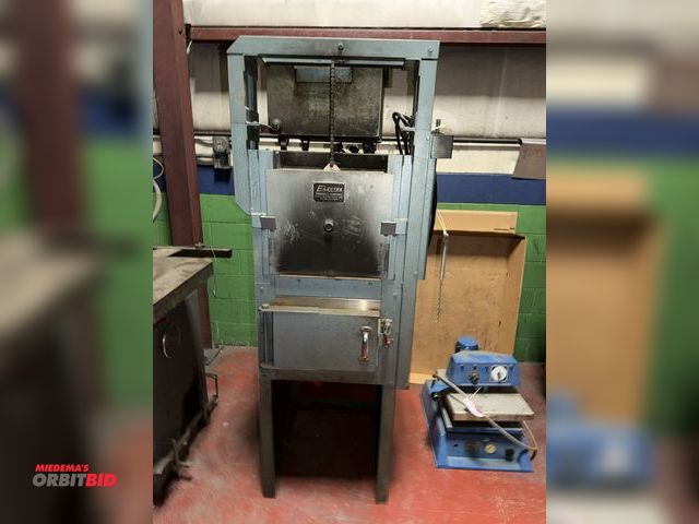Lot 1-18742 - (1) Electra Products Company kiln, model 6715, S/N 1374, 230V, single phase, max. temp of 2000/800° ...