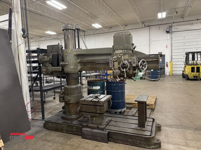 Lot 1-2328 - (1) Carlton radial arm drill, 5' arm, 11" column, 20.5 x 20 3/4" slotted table, 14N 3JT Jacobs chuck...