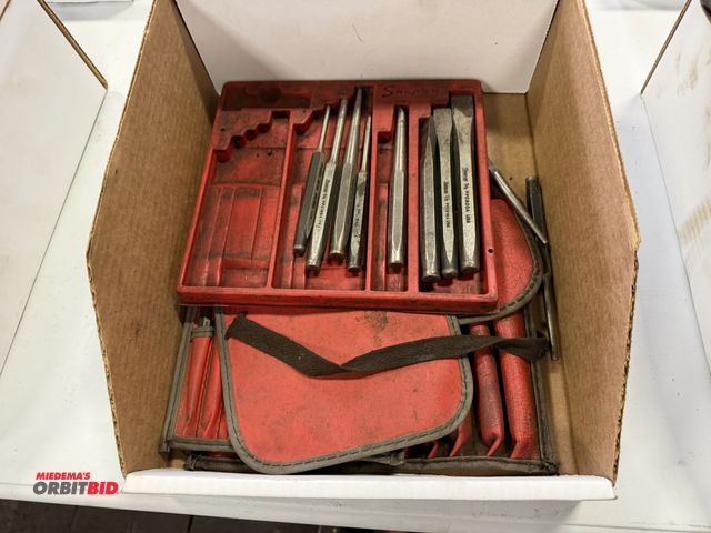 Lot 1-18436 - Lot of assorted Snap-On chisels and punch tools.
