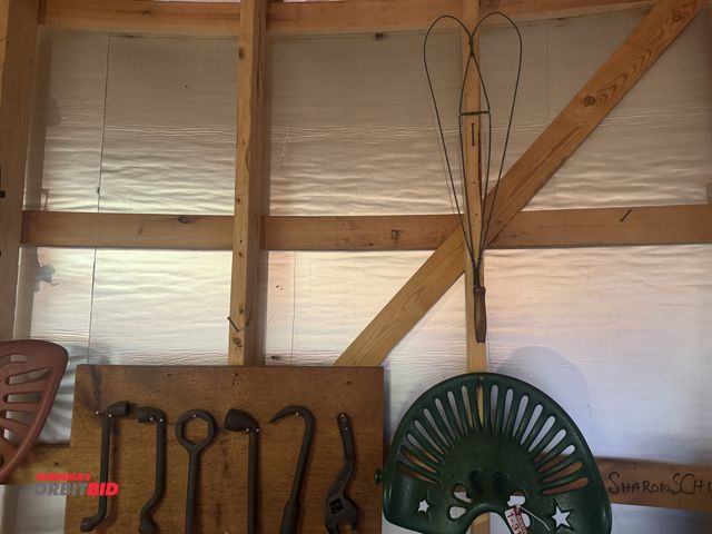 Lot 1-3154 - Tractor seats, wrenches, shovel, bale grabber, and more