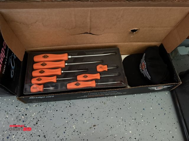 Lot 1-8208 - (1) Snap-On Harley Davidson 8-piece, limited edition combination screwdriver set, new in package wit...