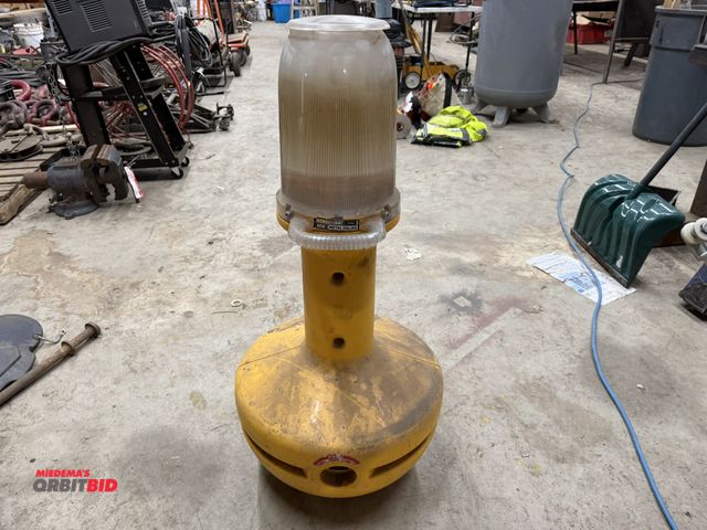 Lot 1-1499 - (1) Wobblelight 400 watt metal halide work light, in working condition.