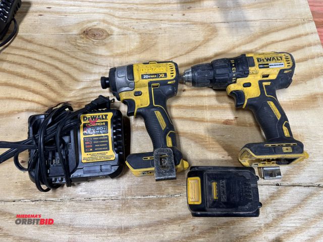Lot 1-16409 - Lot of assorted DeWalt 20V tools, includes (1) 1/4" impact driver, (1) 1/2" cordless drill driver, (...