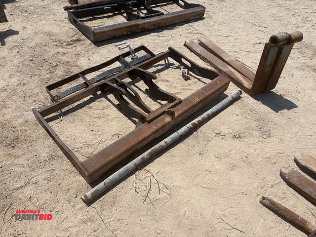 Lot 1-18295 - (1) Universal forklift / telehandler fork attachment, 52" wide with 48" long x 5" wide forks, may ne...