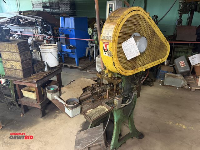 Lot 1-18489 - (1) Bliss #3/4 press, 8-ton, 2" stroke, 160 strokes per minute, 6" shut height, for parts only, winn...