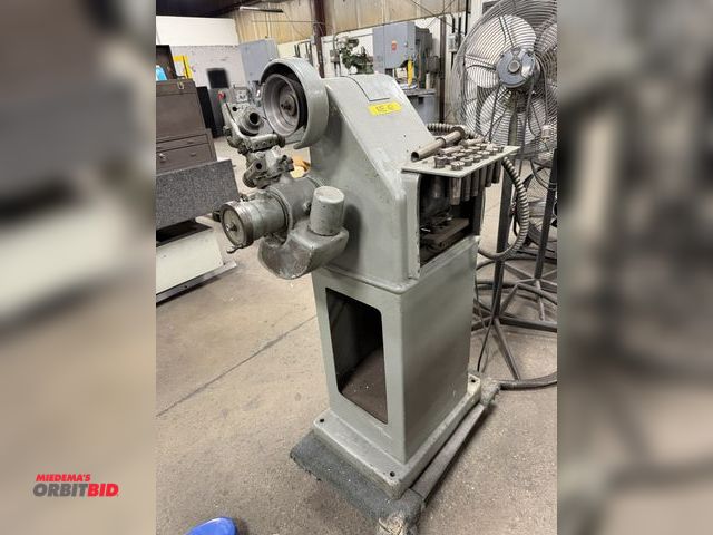 Lot 1-15327 - (1) Gorton 375 universal tool cutter/grinder with collets, push button start/stop, condition unknown...