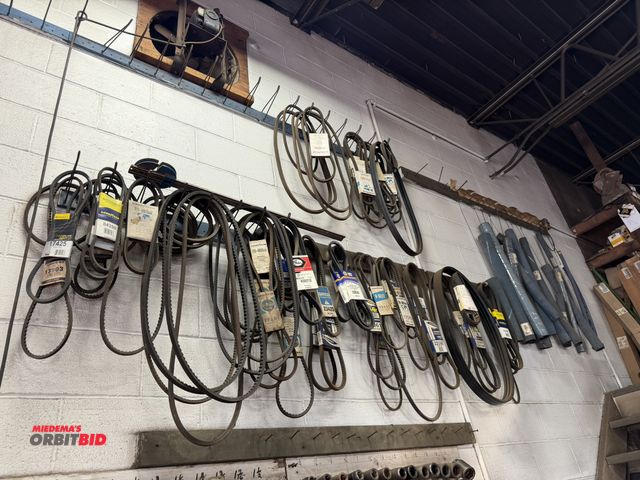 Lot 1-18596 - Large lot of assorted automotive belts, brands include Goodyear 17425, Gates K080720 Micro-V belts, ...