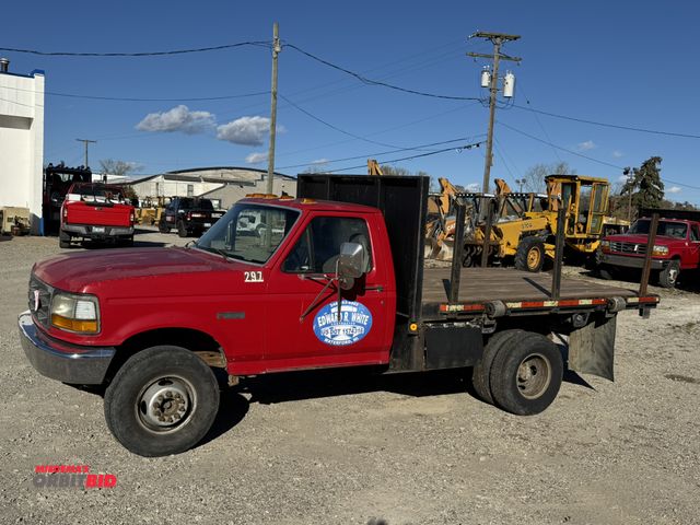 Lot 1-18259 - 1997 Ford Stake Truck F Super Duty single axle, manual 4-speed transmission with overdrive, manual w...