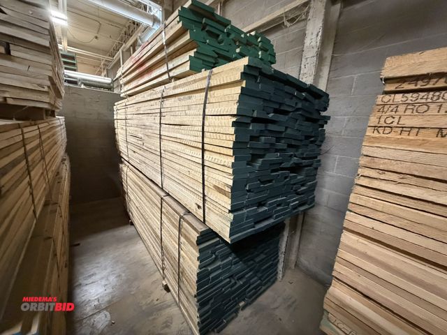 Lot 1-17026 - Lot of rough sawn poplar, includes (1) approx. 690 board foot bundle of 1 1/4" thick x 8' lengths, (...
