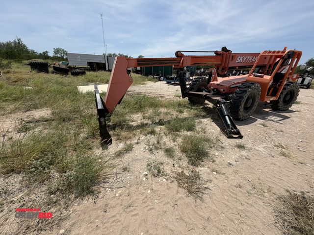 Lot 1-9595 - (1) 2015 JLG/Skytrak 10054 telescoping boom rough terrain lift truck, 100 HP diesel engine, Power Sh...