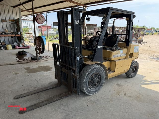 Lot 1-9603 - (1) 2002 Caterpillar GP40K forklift truck, 8000 lb. max. capacity load, 120" max. lift height, diese...