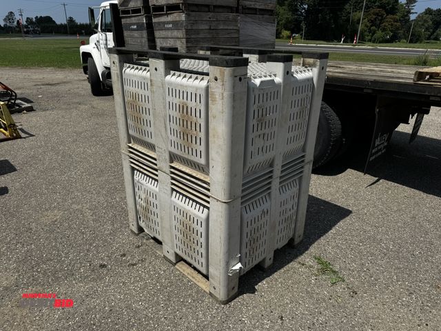 Lot 1-6818 - Lot of (100) MacX poly apple crates, each measures 40" x 48" x 26" deep.