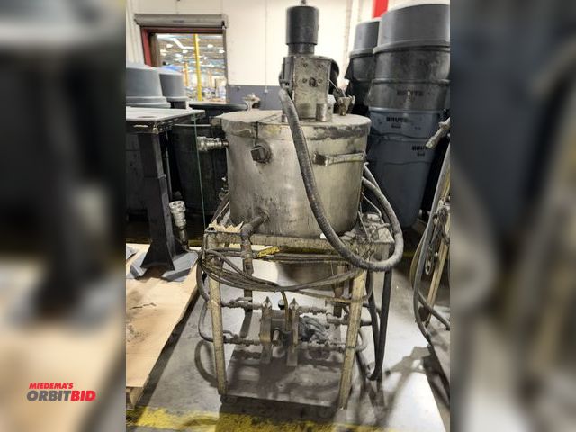 Lot 1-5356 - (1) approx. 19" diameter x 15" height stainless steel tank with Dayton, model 3M329B, 115V pump, 20"...
