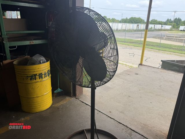Lot 1-18766 - (1) free-standing, adjustable height shop floor fan, 120V, with 26" diameter cage.