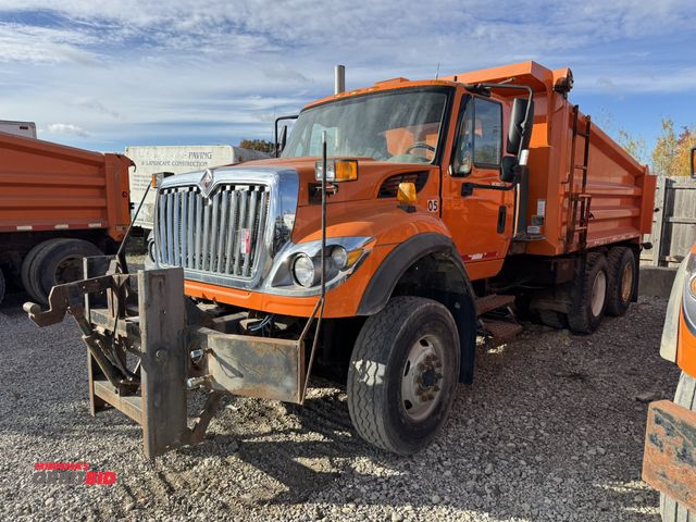 Lot 1-15910 - 2007 International 7600SBA6x4 (1) tandem axle dump truck, 64,000 lb. GVWR, front axle 18,000, rear a...