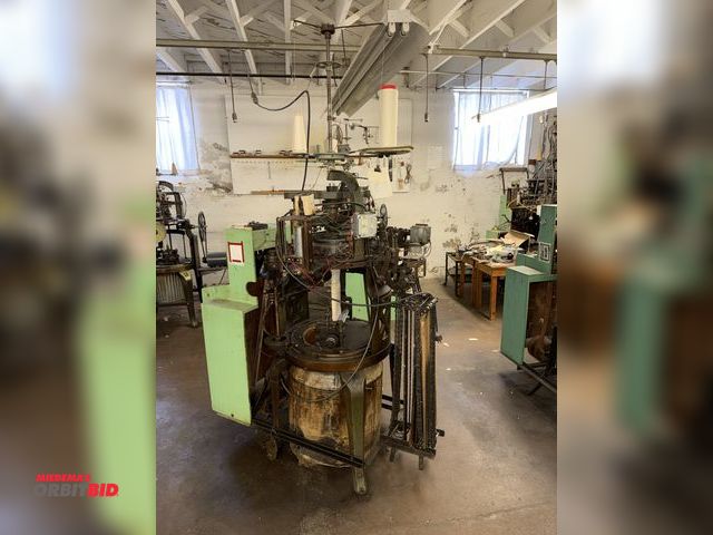 Lot 1-4814 - (1) Antique Industrial circular knitting machine, approx. 8.5" diameter needle head, 3 phase, in wor...