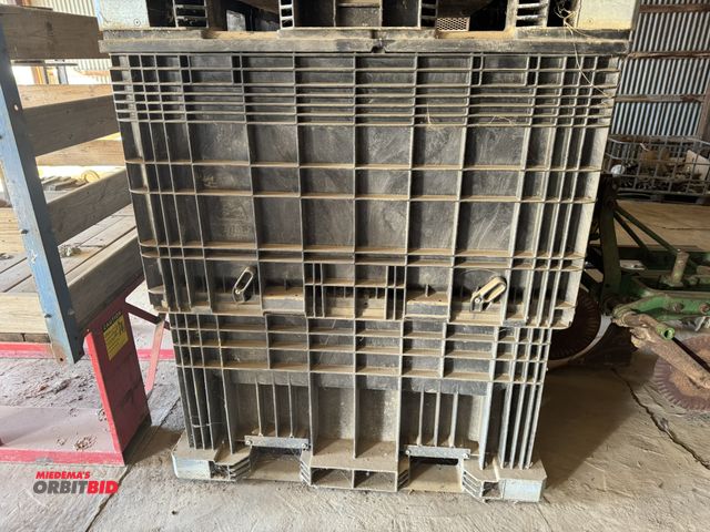 Lot 1-18104 - (1) Buckhorn Seed Pro Box, approx. 40 bushel, boxes are stackable with fork pockets, and (1) slide v...