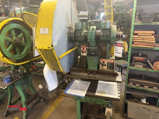 Lot 1-18724 - (1) 1956 V &amp; P, 10-ton capacity press, with 3/4" stroke, 160 strokes per minute, 6" shut height,...