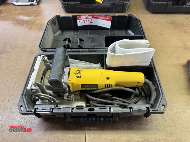 Lot 1-7114 - Dewalt Corded Plate Joiner, Dw682 With Case
