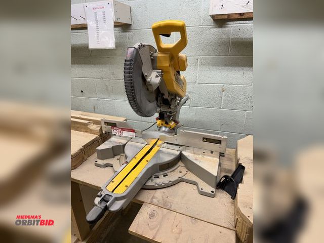 Lot 1-7281 - Dewalt 12" Corded Double Bevel Sliding Compand Miter Saw, Model: Dws780; 12"